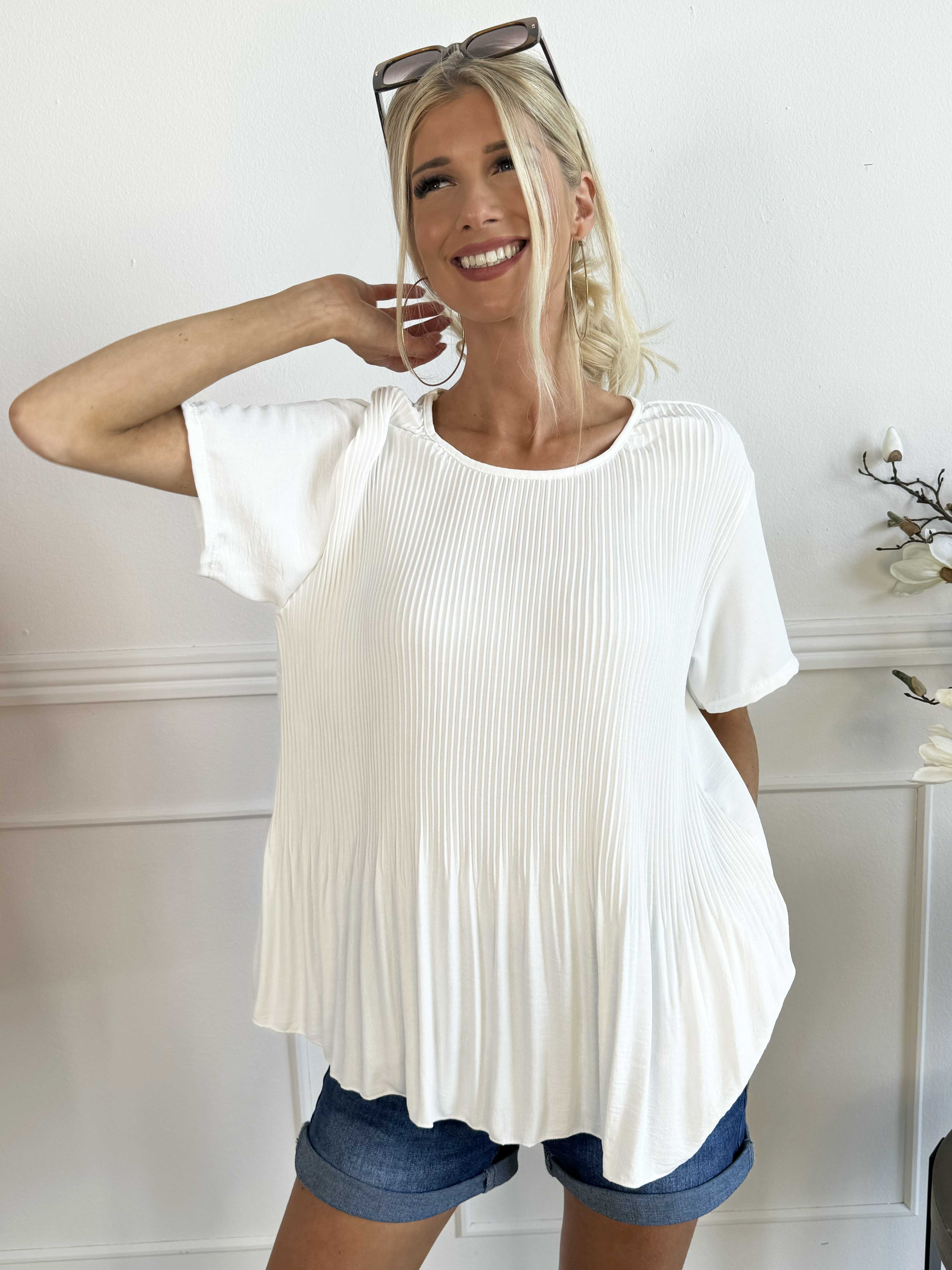 Camilia - Sød plisseret bluse med lille ærme